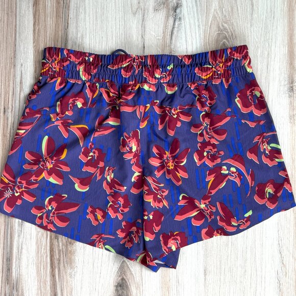 Athleta Women's Floral Print Crossroads Short Size Medium NWT - Picture 4 of 9
